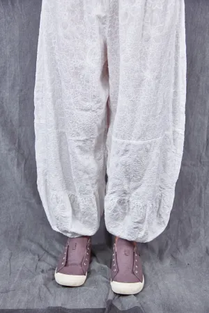 3224 White Embroidered Cotton Meadow Pant-U