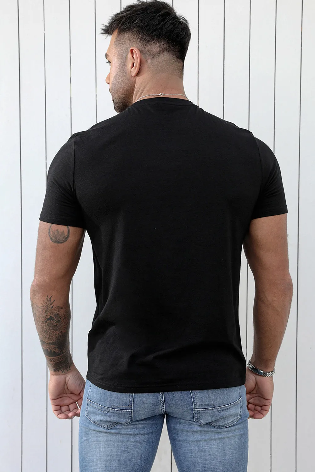 Black My Ride's Here Graphic Print V Neck Men's T Shirt