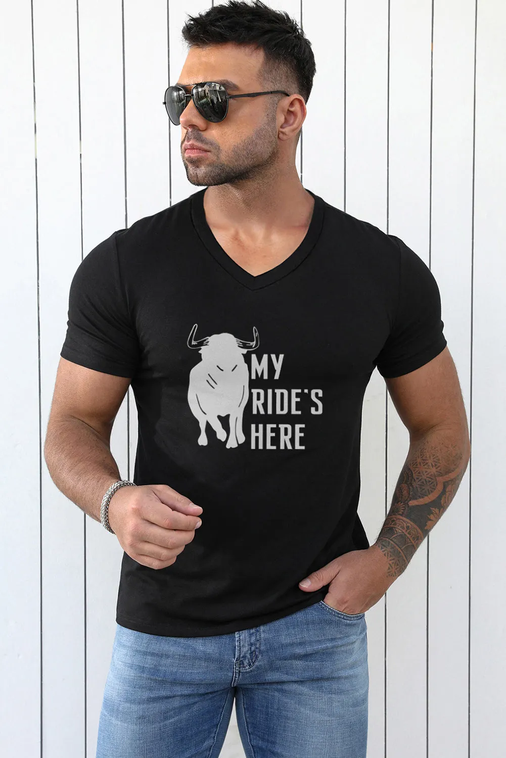 Black My Ride's Here Graphic Print V Neck Men's T Shirt