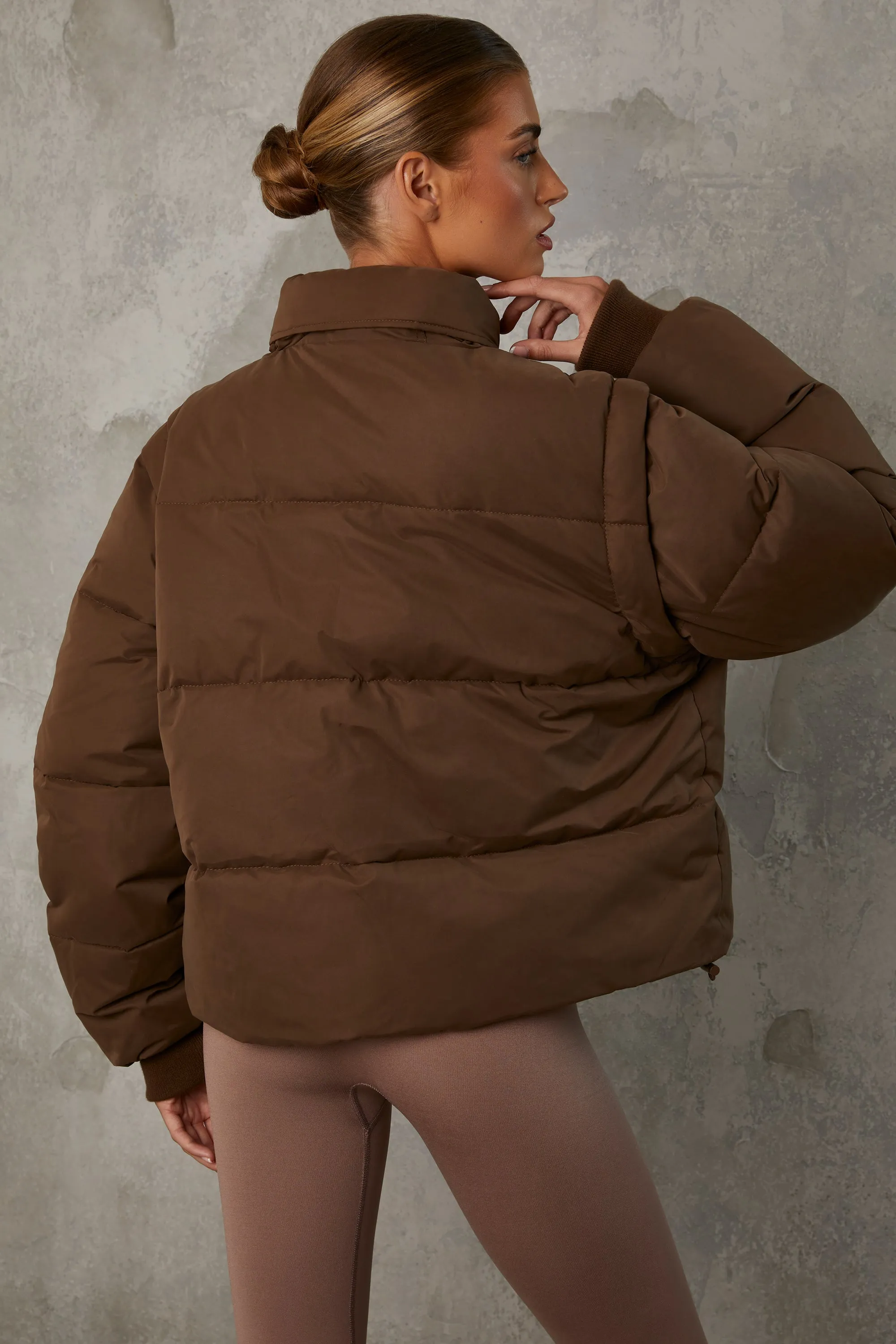 Essential - Cropped Puffer Jacket with Detachable Sleeves in Cocoa Brown