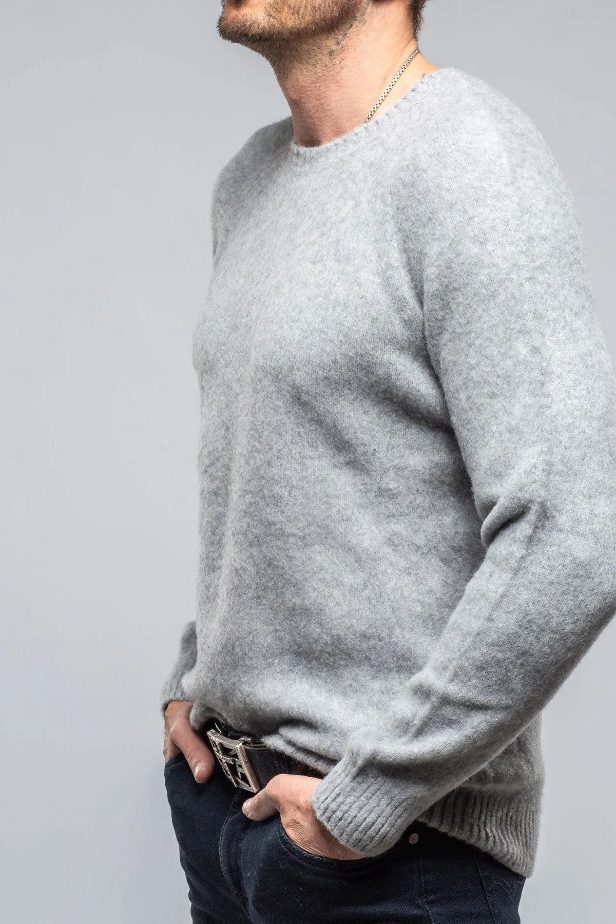 Henry Crew Neck Cashmere Sweater In Stone Grey