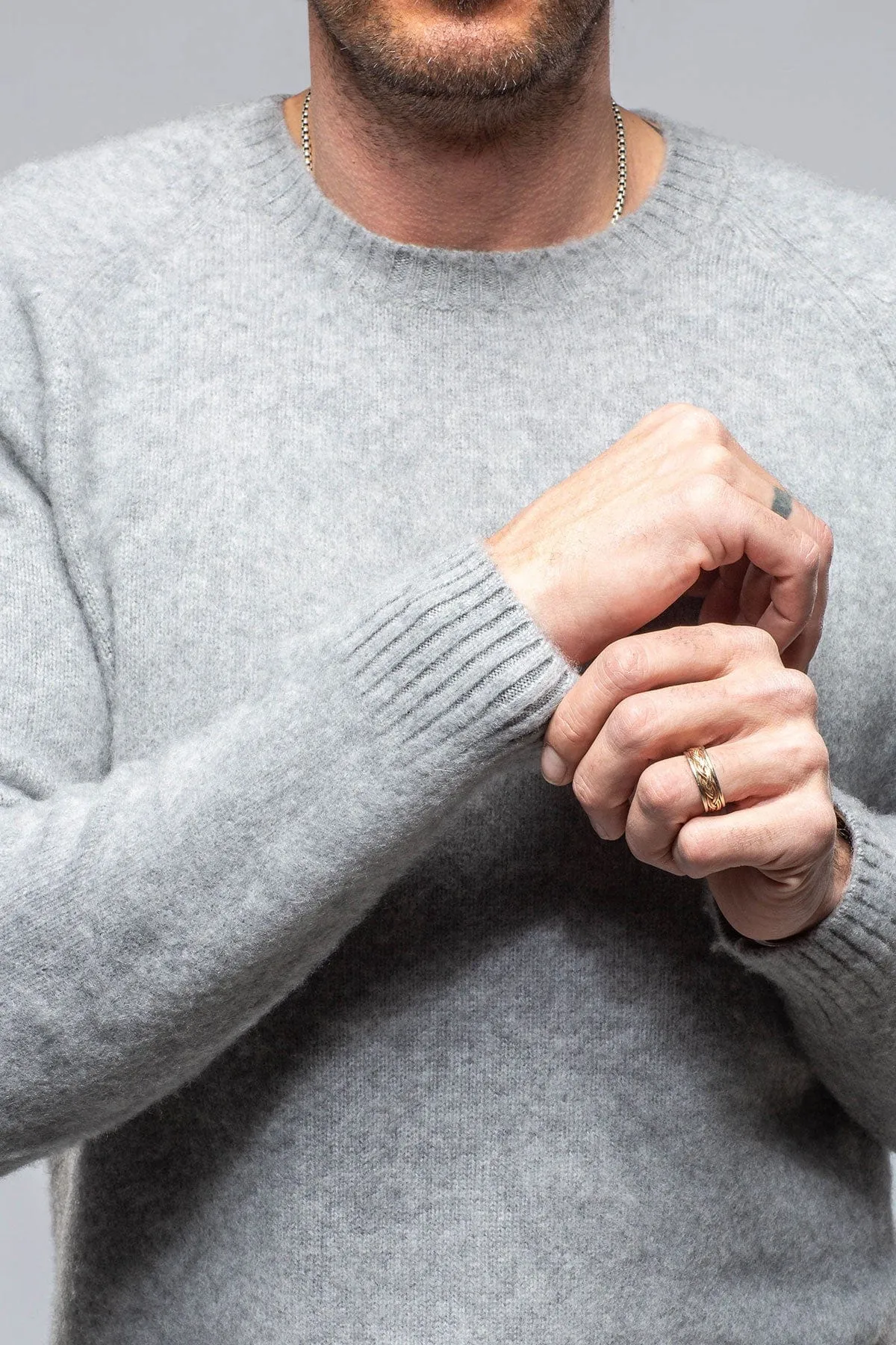 Henry Crew Neck Cashmere Sweater In Stone Grey