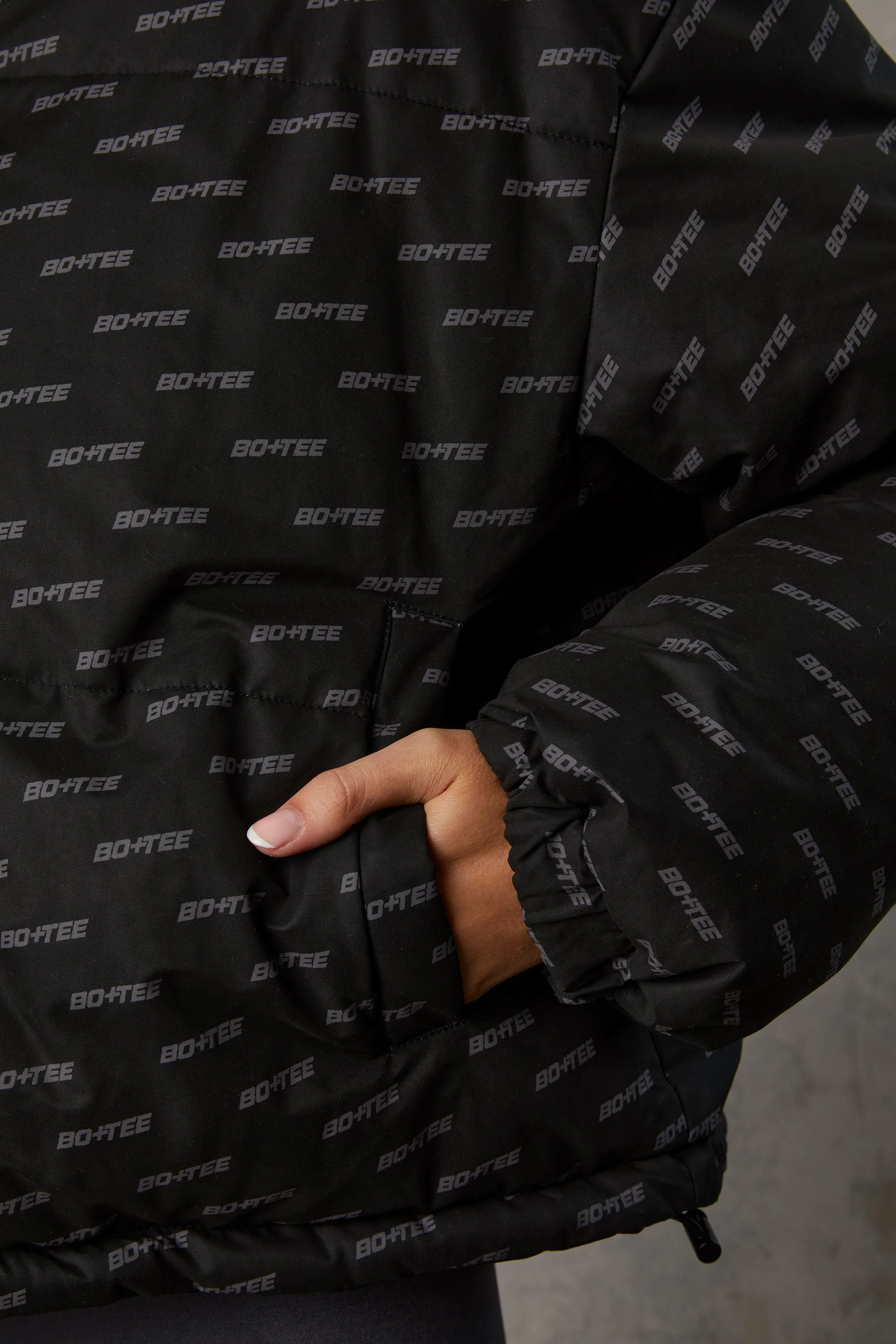 Layer Up - Reversible Hooded Puffer Jacket in Black