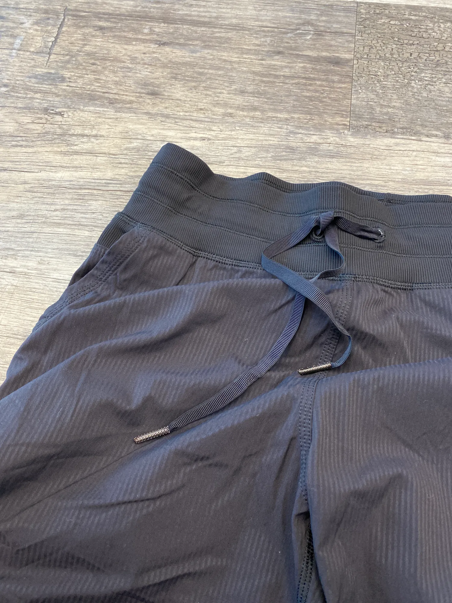 Lulu Lemon Athletic Pants Size 5/6 (28)
