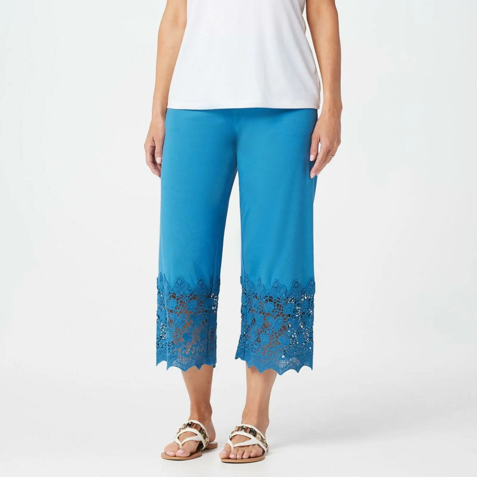 NWT LOGO By Lori Goldstein Plus Crochet Detail Knit Crop Pants. A290500-Plus 1X