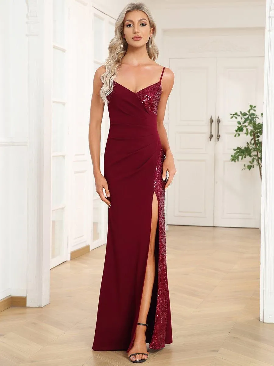 Robe de soirée moulante à sequins avec fente sur le devant et bretelles fines(Vente finale)