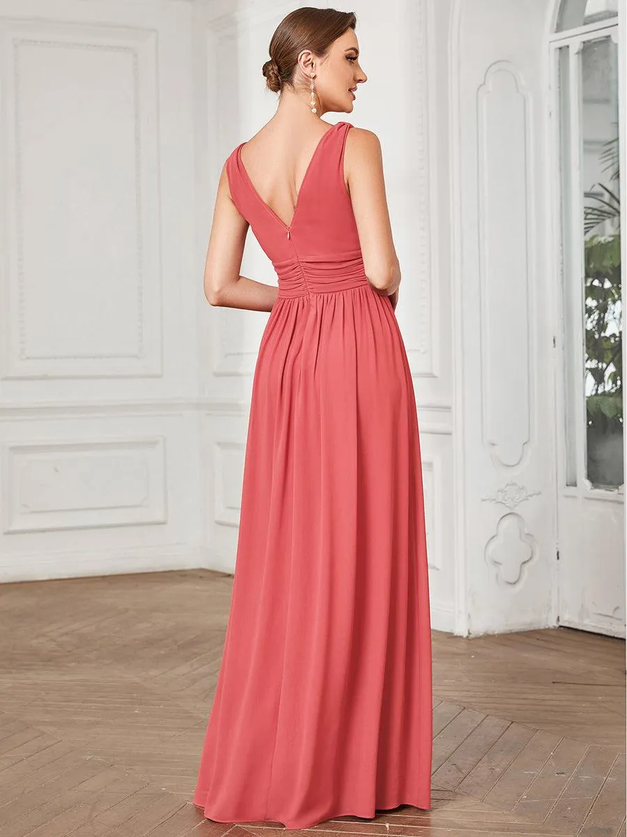 Robe en mousseline de soie sans manches à col en V