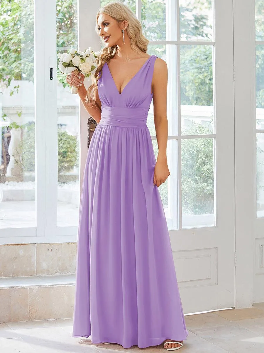 Robe en mousseline de soie sans manches à col en V