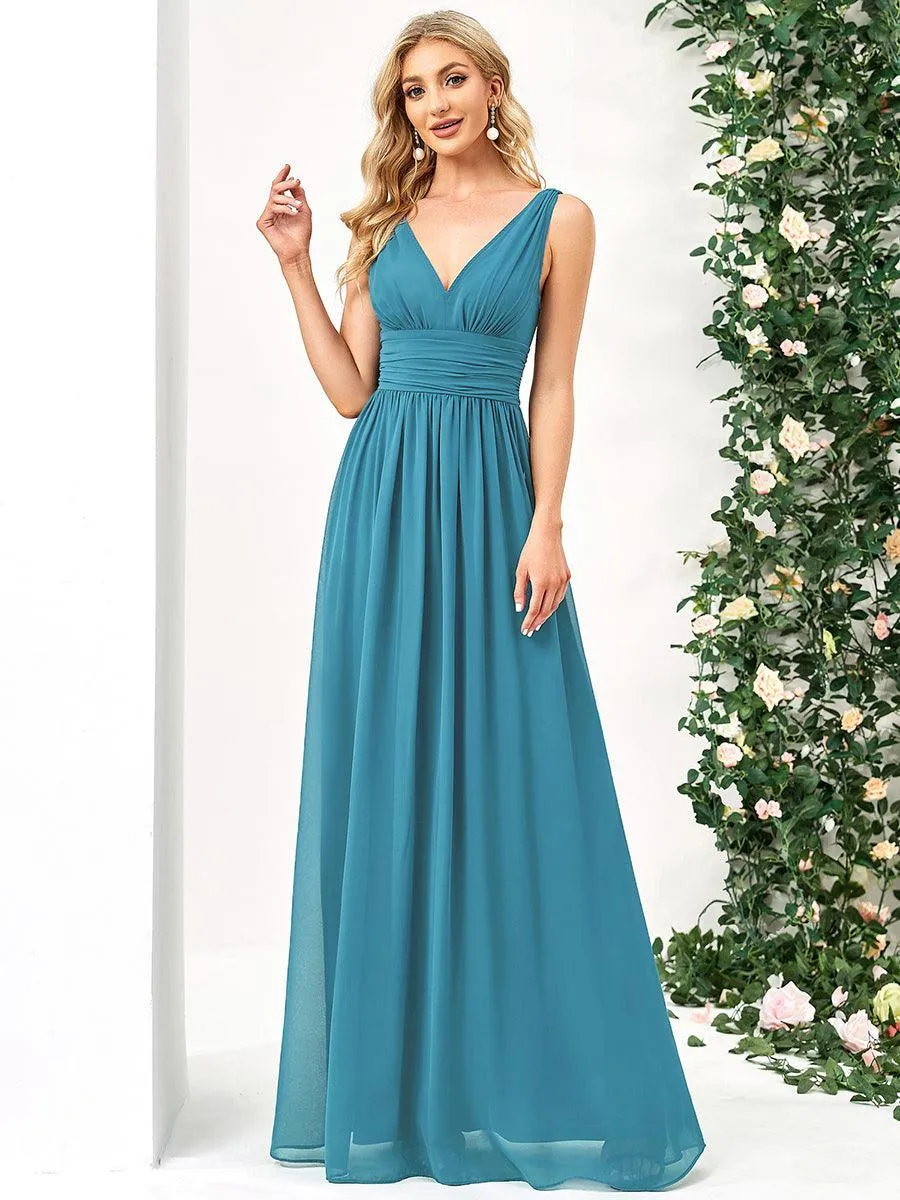 Robe en mousseline de soie sans manches à col en V