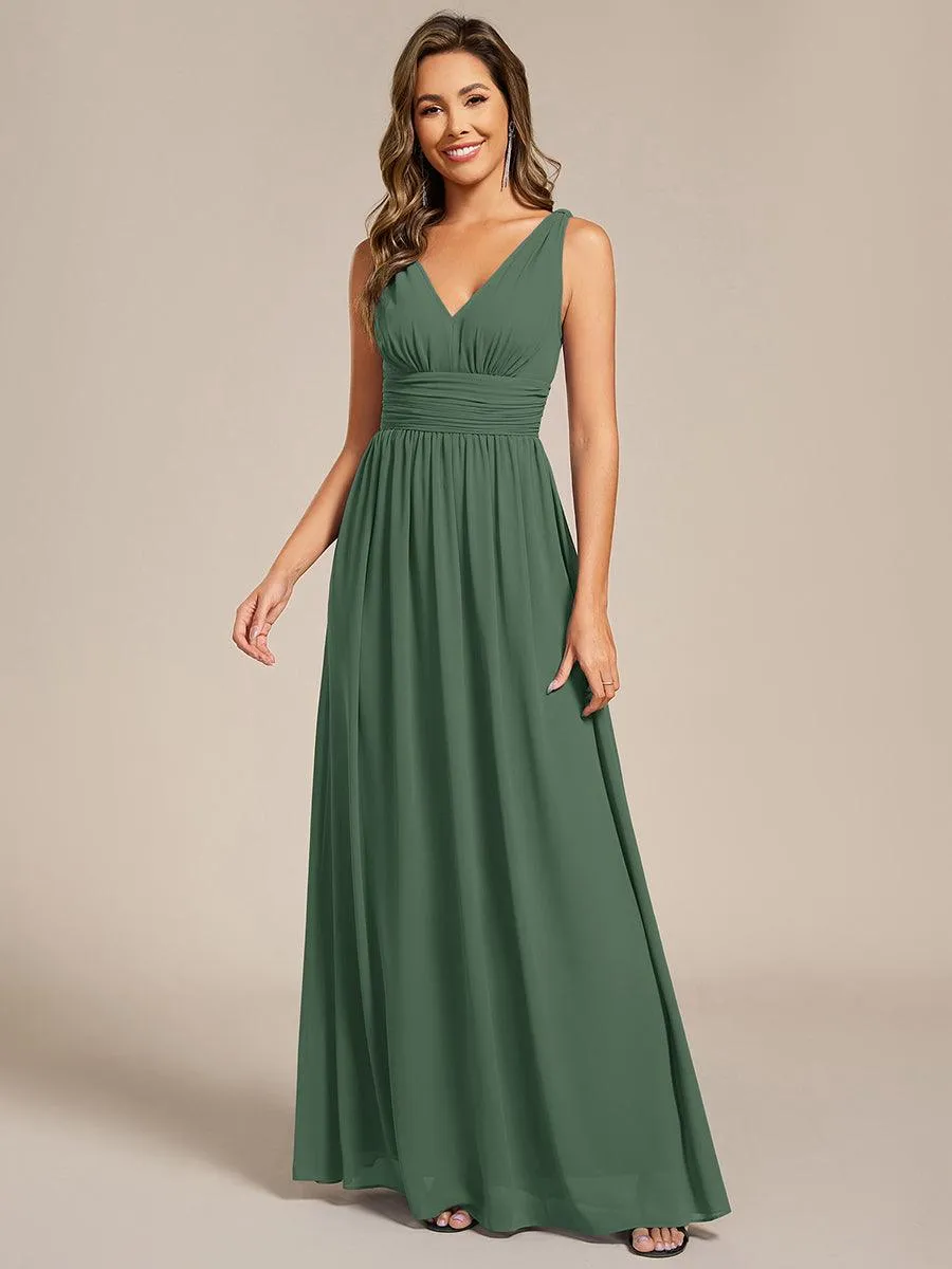 Robe en mousseline de soie sans manches à col en V