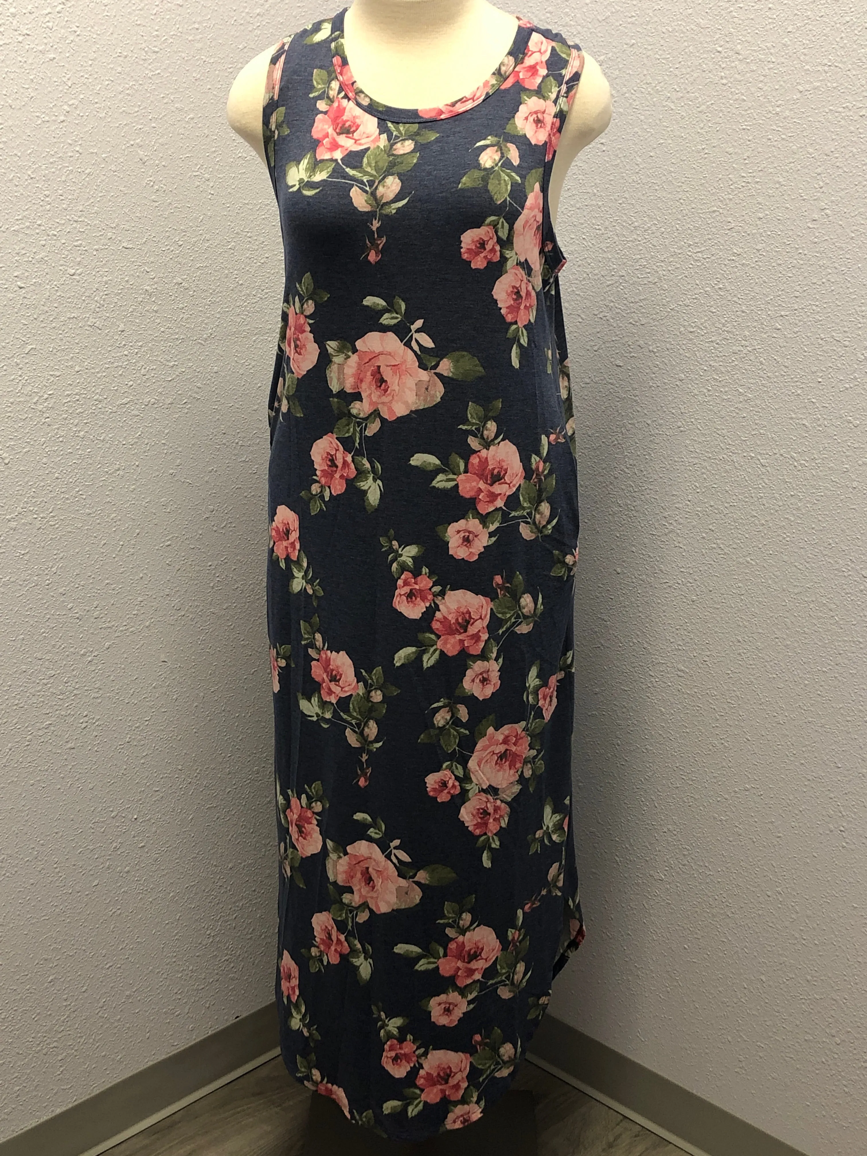 SLEEVELESS MAXI DRESS