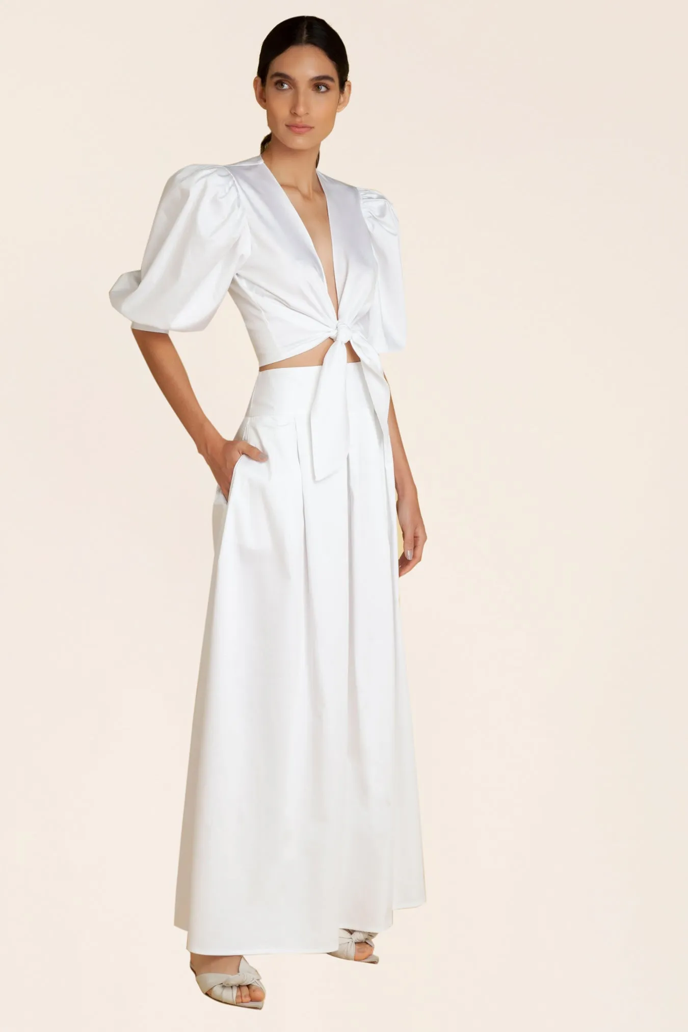 SOLID PUFF-SLEEVE CROPPED BLOUSE